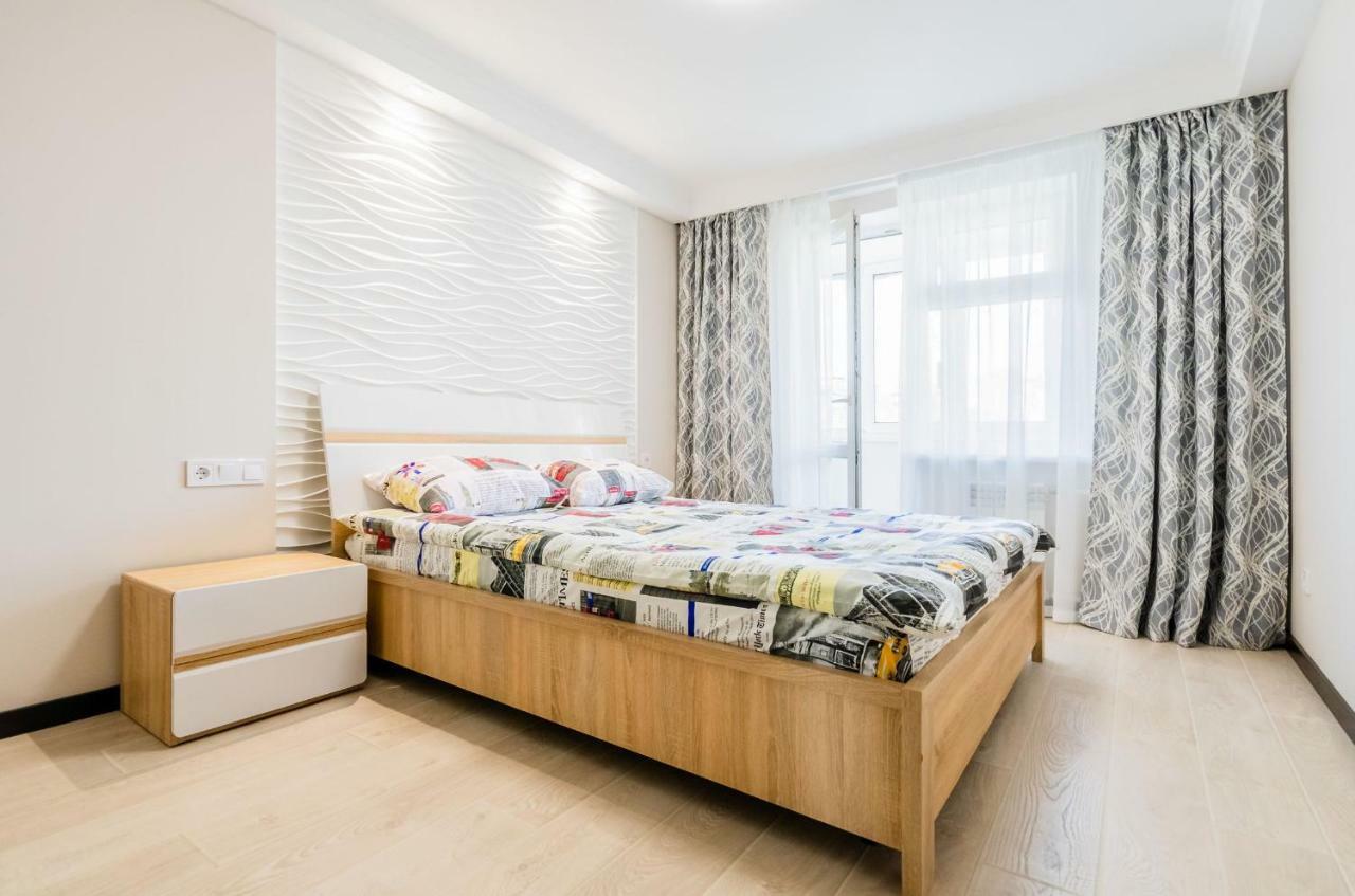 Artal Apartment On Obolonsky Avenue 16A Kyiv Exterior photo